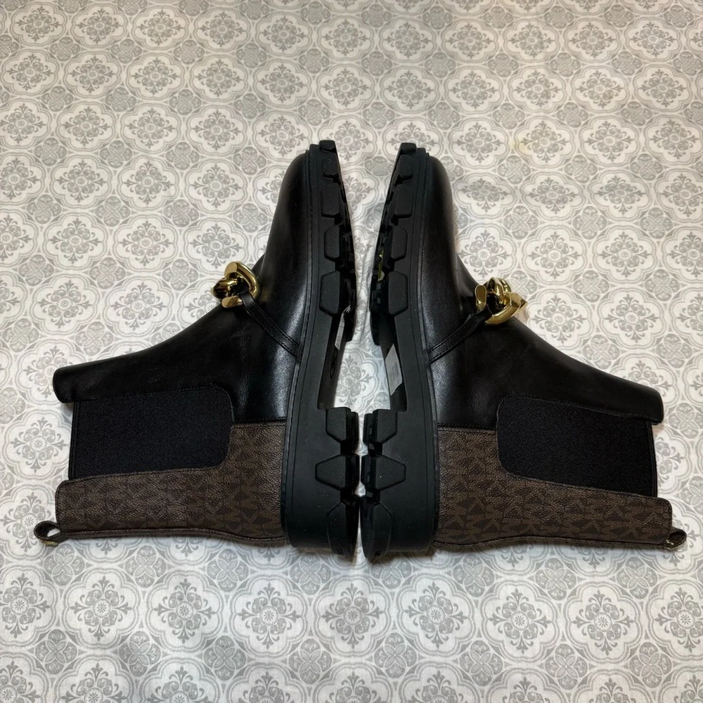 MICHAEL MICHAEL KORS Women's Scarlett Lug Sole Chain Chelsea Booties Size 8.5